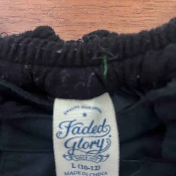 Kids snowpants size 10-12. Black. Used condition. - Picture 2 of 4